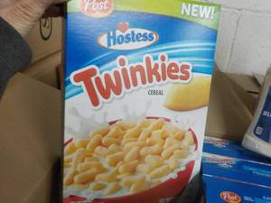 lot 98 image: 8 -12 oz. boxes Post Hostess Twinki...