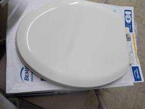 lot 129 image: Bemis elongated toilet seat...