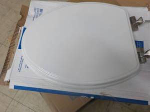lot 139 image: Bemis elongated toilet seat...