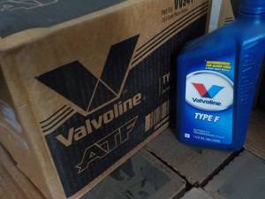 lot 291 image: Case of 12 qt Bottles Valvoline Typ...