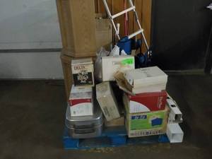 lot 191 image: pallet lot of random household...