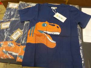 lot 232 image: Coyote and co Tshirts 5 size 6 yea...