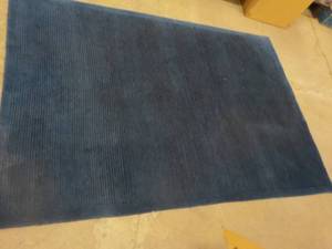 lot 255 image: 4 ft x 6 ft Chenille Royal Blue Rug...