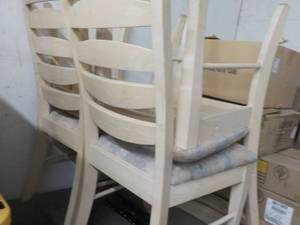 lot 259 image: Set of 6 Chairs 1 Captain chair an...