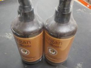 lot 262 image: 1 -10 oz Bottle each Argan Diabella...