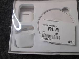 lot 20 image: Bluetooth Airbuds with Charger open...