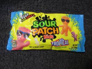 lot 80 image: 18- 2 oz Pks Sour Patch Kids Tropic...