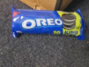 lot 107 image: 12- 10 ct 4.0 oz Pks Oreos ...