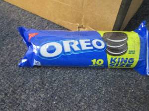 lot 109 image: 12- 10 ct 4.0 oz Pks Oreos ...