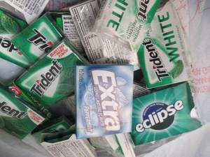 lot 121 image: 24 Assorted packs of Gum...