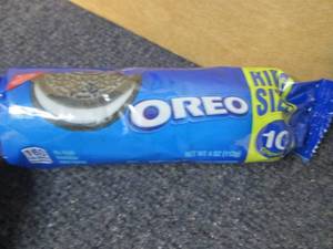 lot 124 image: 12- 10 ct 4.0 oz Pks Oreos ...