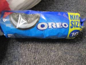 lot 126 image: 12- 10 ct 4.0 oz Pks Oreos ...