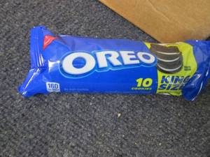 lot 133 image: 12- 10 ct 4.0 oz Pks Oreos ...