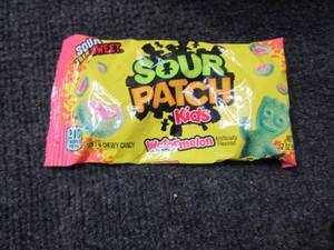 lot 136 image: 12 - 8 oz Sour Patch Kids Watermelo...