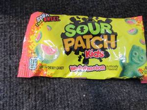 lot 137 image: 12 - 8 oz Sour Patch Kids Watermelo...