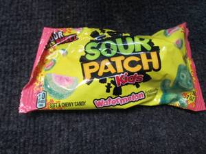 lot 140 image: 12 - 8 oz Sour Patch Kids Watermelo...