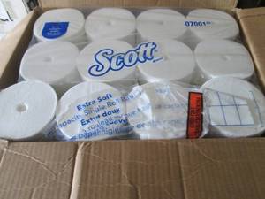 lot 186 image: Case of Scott Coreless Toilet Tissu...