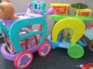 lot 213 image: Kid Connection Vet Cart. Musical Ca...
