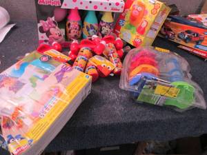 lot 214 image: Assorted Toys Z4...