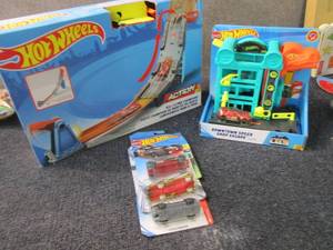 lot 220 image: Hot Wheels Lot...