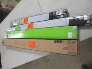 lot 48 image: 4 LED lights please see pictures ...