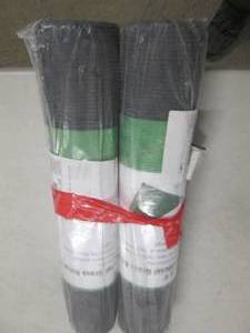 lot 82 image: 2 foot x 4 foot artificial grass ru...