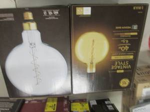 lot 122 image: 2 GE vintage style LED bulbs ...