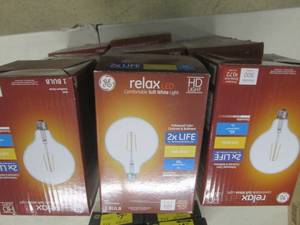 lot 124 image: 9 GE relax LED light bulbs ...
