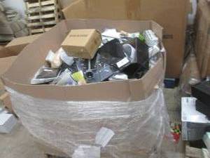 lot 182 image: pallet big box gaylord full of misc...