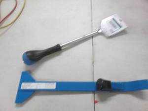 lot 235 image: 2 stripping tools ...