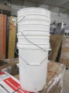 lot 280 image: 35 gallon buckets ...