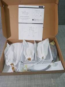 lot 3 image: Florence 8 in. Widespread 2-Handle Bathroom Faucet Polished Chrome by ROSWELL- slightly used