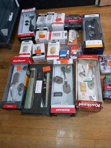 lot 59 image: Mixed lot of kwikset locks- mixed conditions