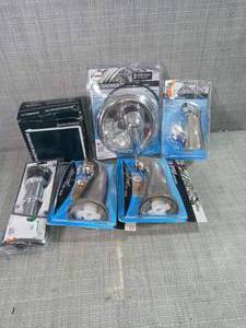 lot 66 image: Mixed lot of bathroom items - mixed conditions
