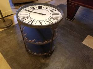 Accent Table