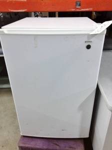 lot 32 image: Super Nice & High Quality Kenmore 564.29501990 Compact Freezer - Excellent Working Condition