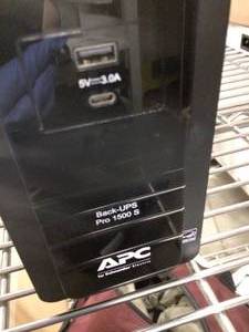 lot 64 image: APC Back-UPS Pro 1500 S 5V 3.0A - Tested As Working