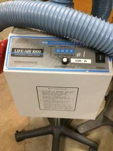 lot 73 image: Progressive Dynamics Inc Life-Air 1000 Hypothermic Therapy Warming System - Great Working Condition