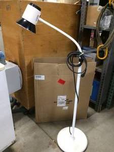 lot 87 image: Medical Gooseneck Halogen Exam Light