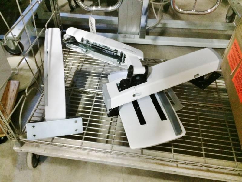 MSRP $1000 Ergotron 45-215-216 StyleView HD Combo Arm (white) - Great Condition - Electronics Not included