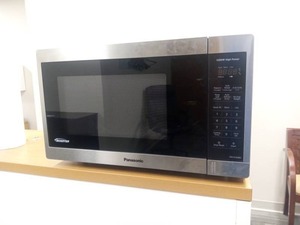 lot 22 image: Panasonic 1200 Watt Inverter Microwave