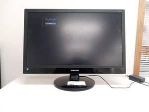 lot 76 image: Samsung SynMaster