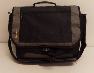 lot 112 image: Targus Laptop ComputerMessenger Shoulder Strap BlackGrey Bag
