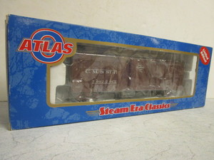 lot 305 image: ATLAS O STEAM ERA CLASSICS MILWAUKEE ROAD BOX CAR - NEW