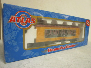 lot 309 image: ATLAS O STEAM ERA CLASSICS LAND O LAKES REFRIGERATOR CAR - NEW