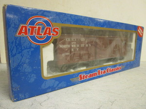 lot 310 image: ATLAS  O STEAM ERA CLASSICS CHICAGO  & NW BOX CAR - NEW