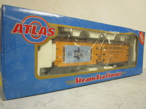 lot 318 image: ATLAS STEAM ERA CLASSICS GLUEK BREWING REFRIGERATOR CAR - NEW