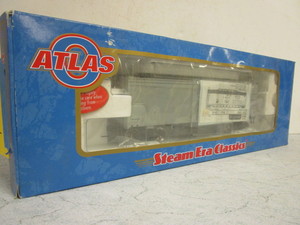 lot 324 image: ATLAS O STEAM ERA CLASSICS UNDECORATED REFRIGERATOR CARS - NEW