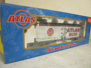 lot 331 image: ATLAS O STEAM ERA CLASSICS ATLAS BEER REFRIGERATOR CAR - NEW