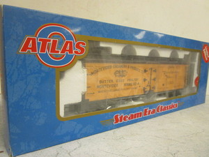 lot 334 image: ATLAS O STEAM ERA CLASSICS MONTEVIDEO REEFER CAR - NEW